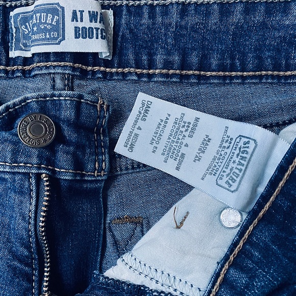 Levi’s Strauss & Co Denim Jeans, Signature At Waist  Classic Bootcut Denim Jeans - Picture 9 of 11